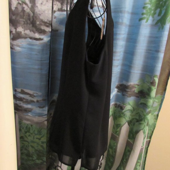 Classic Black Shell Tank Top - Picture 4 of 14